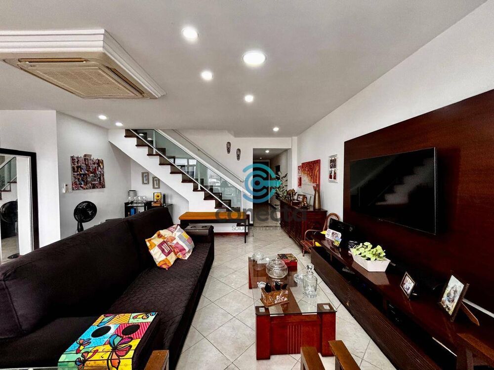 Cobertura à venda com 3 quartos, 216m² - Foto 1