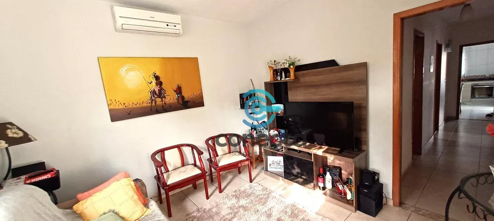 Casa à venda com 3 quartos, 157m² - Foto 3