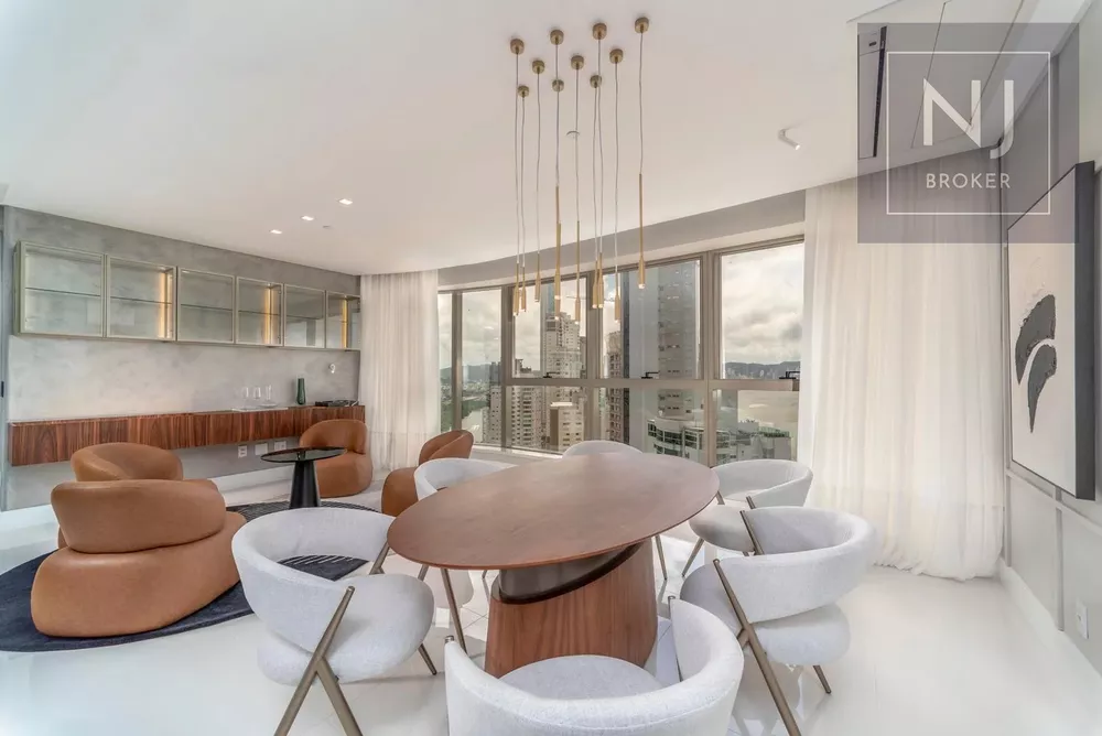 Apartamento, 4 quartos, 261 m² - Foto 1