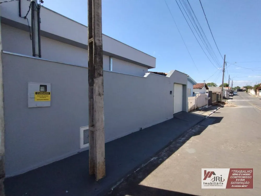 Chácara, 4 quartos, 2250 m² - Foto 1