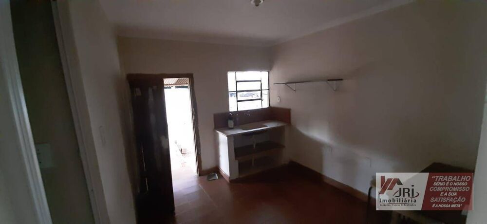 Casa à venda com 1 quarto, 43m² - Foto 4