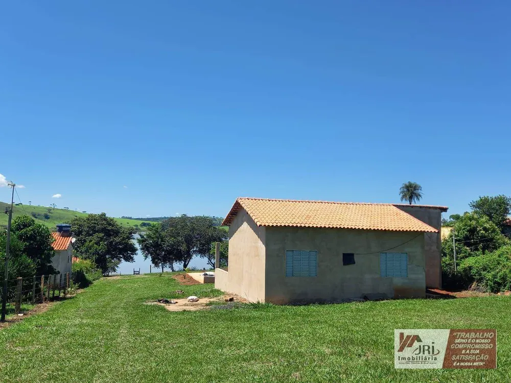 Chácara, 3 quartos, 1700 m² - Foto 1