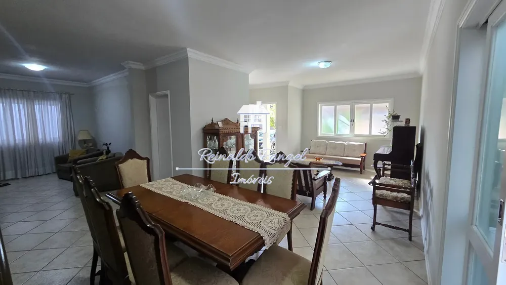 Casa, 3 quartos, 215 m² - Foto 1