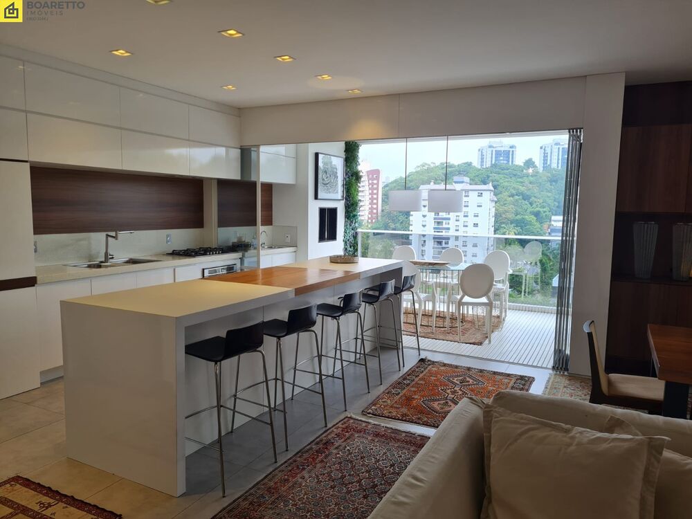 Apartamento para alugar com 3 quartos, 215m² - Foto 3