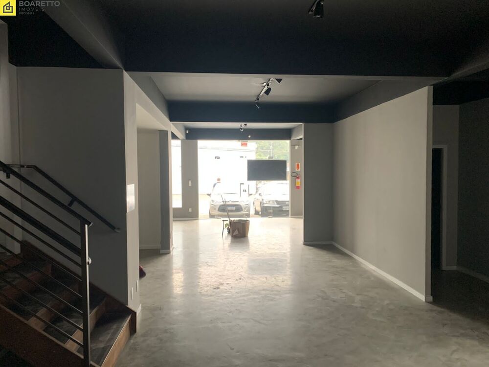 Sala-Conjunto, 350 m² - Foto 1