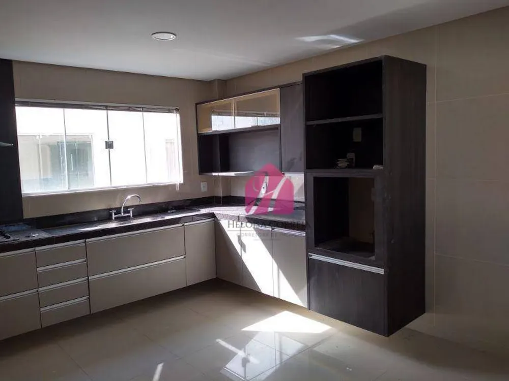 Casa, 4 quartos, 300 m² - Foto 4