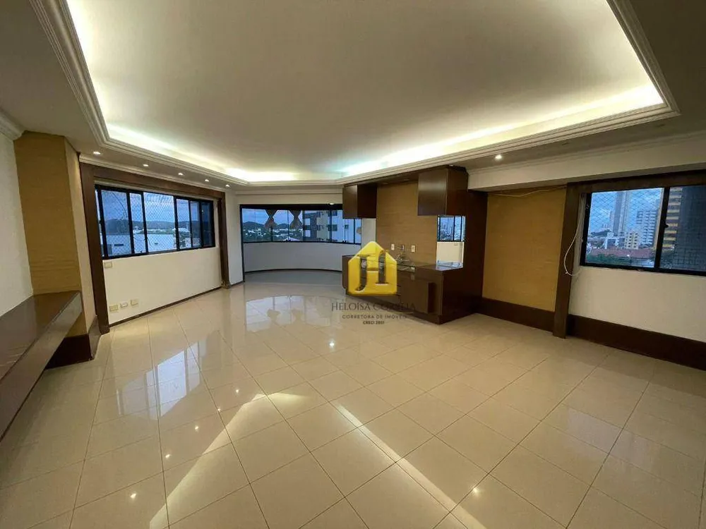 Apartamento, 3 quartos, 265 m² - Foto 1