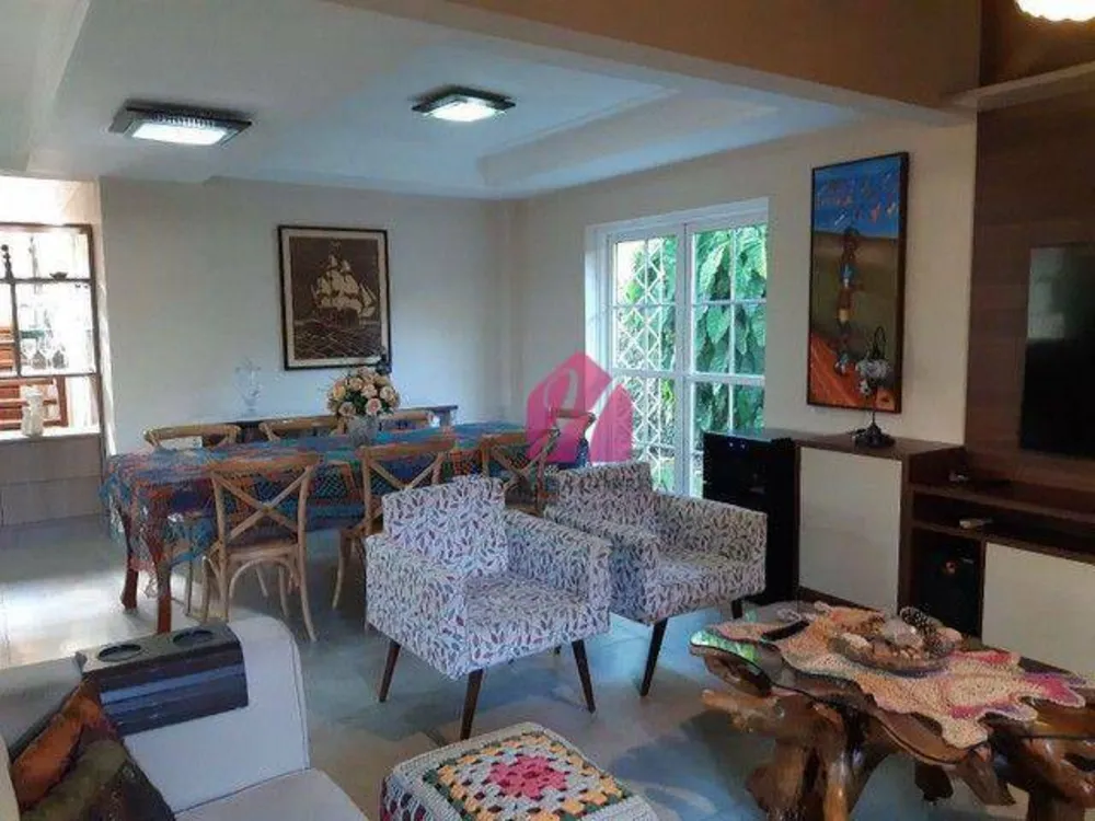 Casa, 4 quartos, 297 m² - Foto 1
