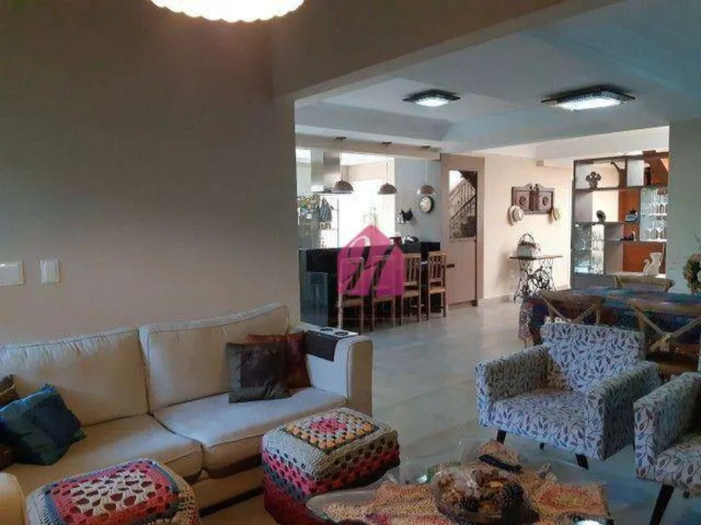 Casa, 4 quartos, 297 m² - Foto 2