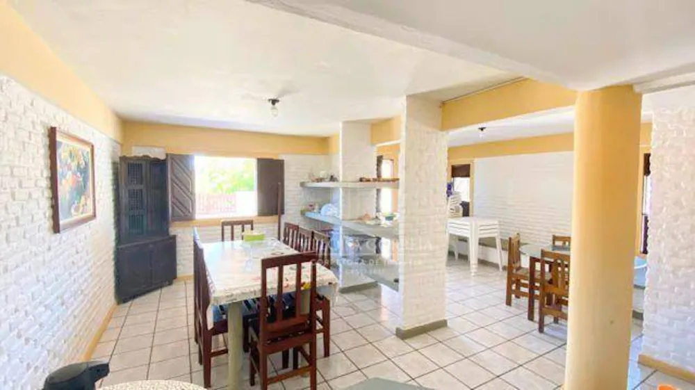 Casa, 4 quartos, 242 m² - Foto 1