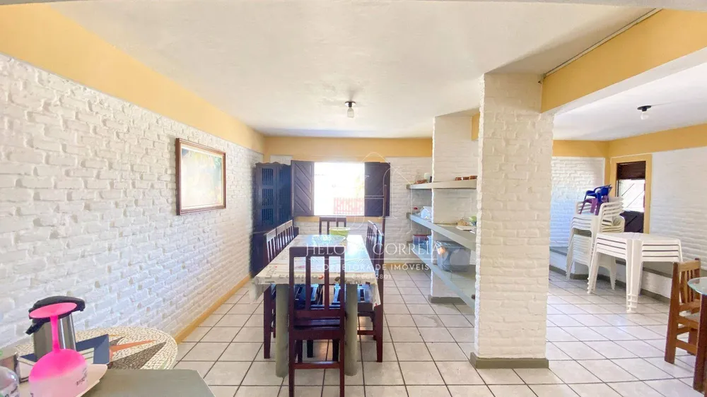 Casa, 4 quartos, 242 m² - Foto 2