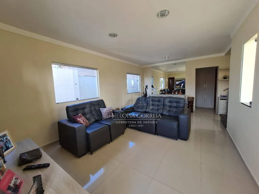 Casa, 3 quartos, 204 m² - Foto 2