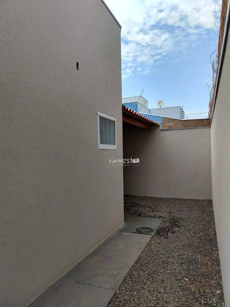 Casa à venda com 2 quartos, 61m² - Foto 3