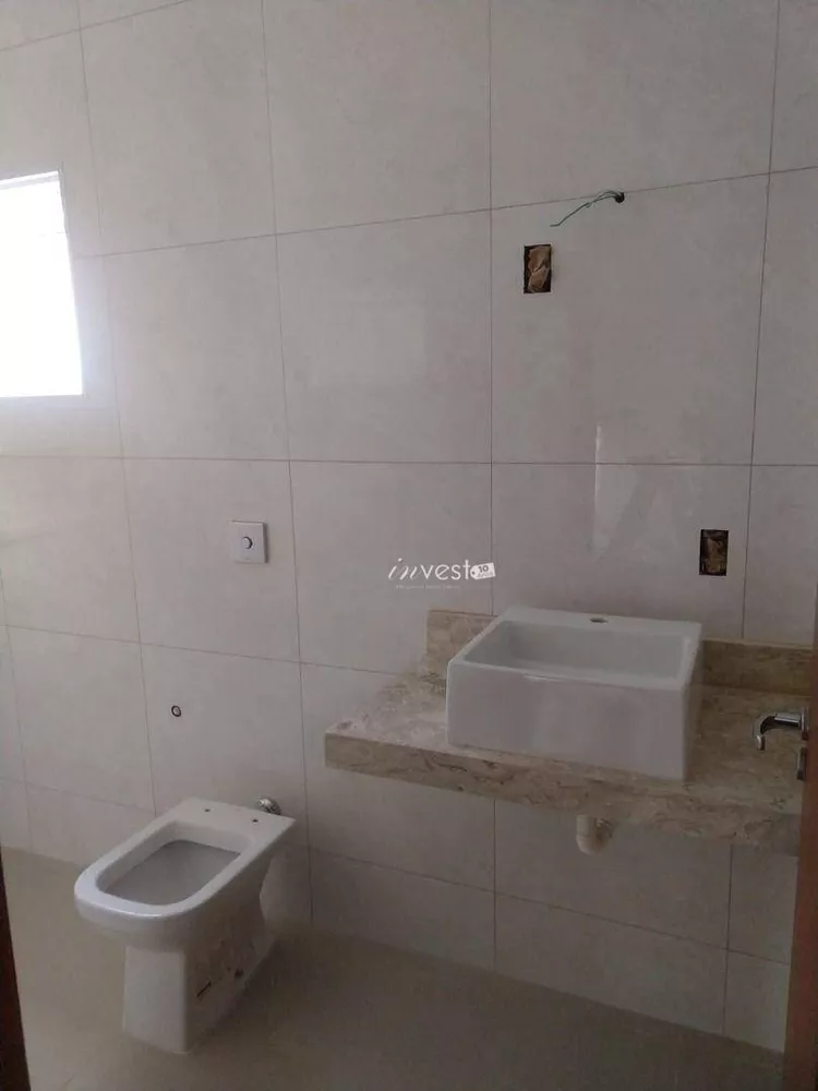 Casa à venda com 2 quartos, 61m² - Foto 11