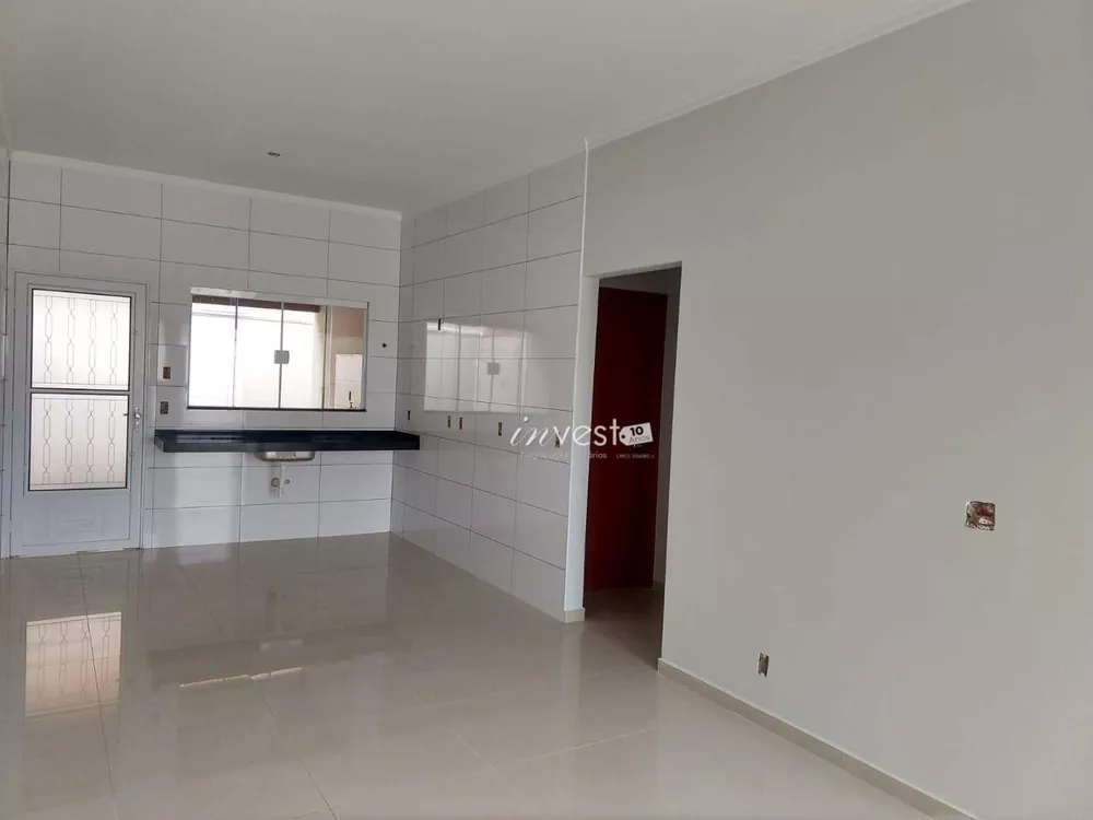 Casa à venda com 2 quartos, 61m² - Foto 1