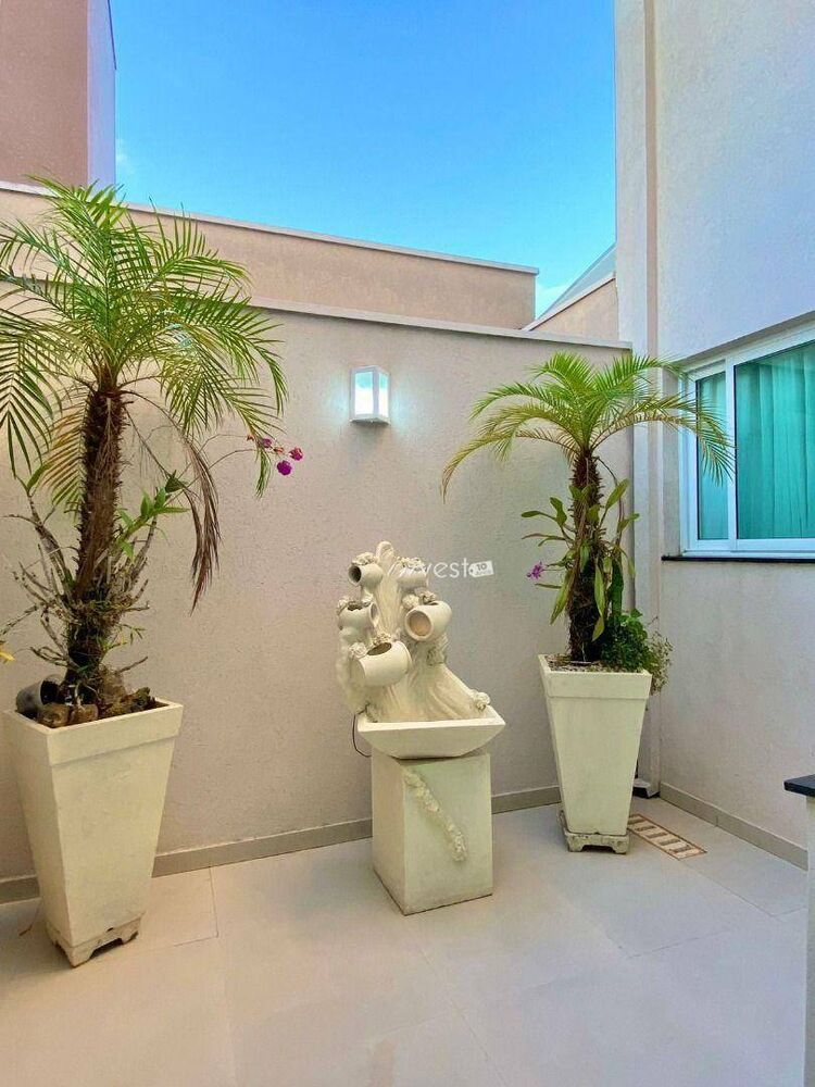 Sobrado, 4 quartos, 310 m² - Foto 1