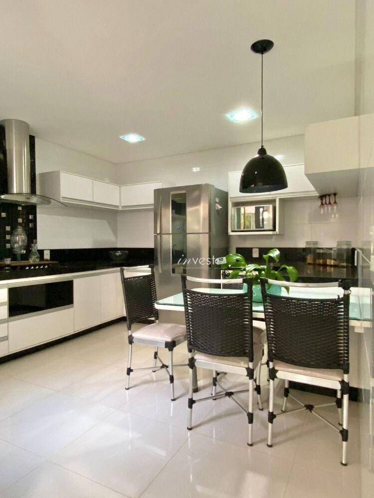 Sobrado, 4 quartos, 310 m² - Foto 5