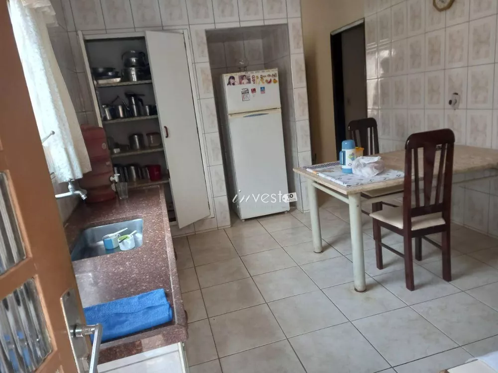 Casa à venda com 3 quartos, 165m² - Foto 11