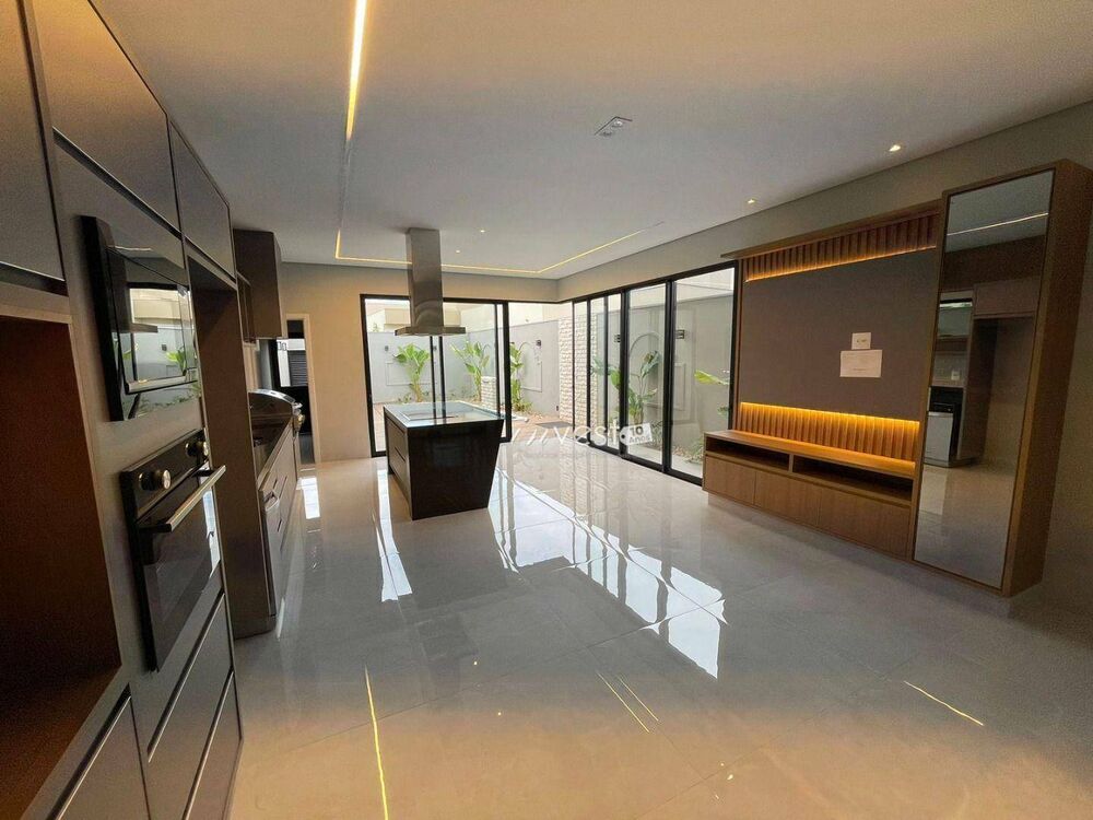 Casa, 3 quartos, 221 m² - Foto 2