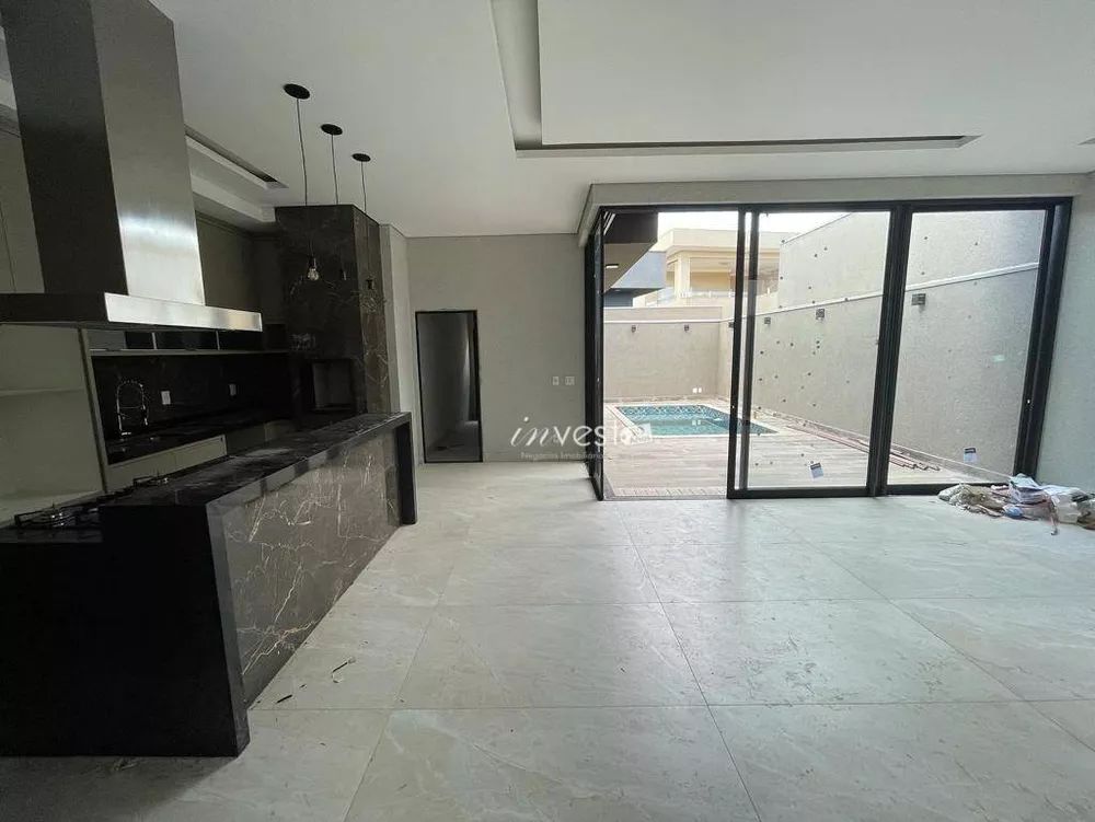 Casa à venda com 4 quartos, 280m² - Foto 2