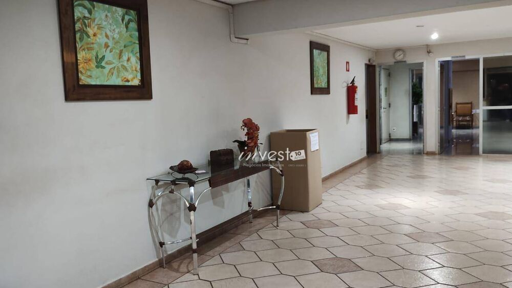 Apartamento à venda com 3 quartos, 171m² - Foto 2
