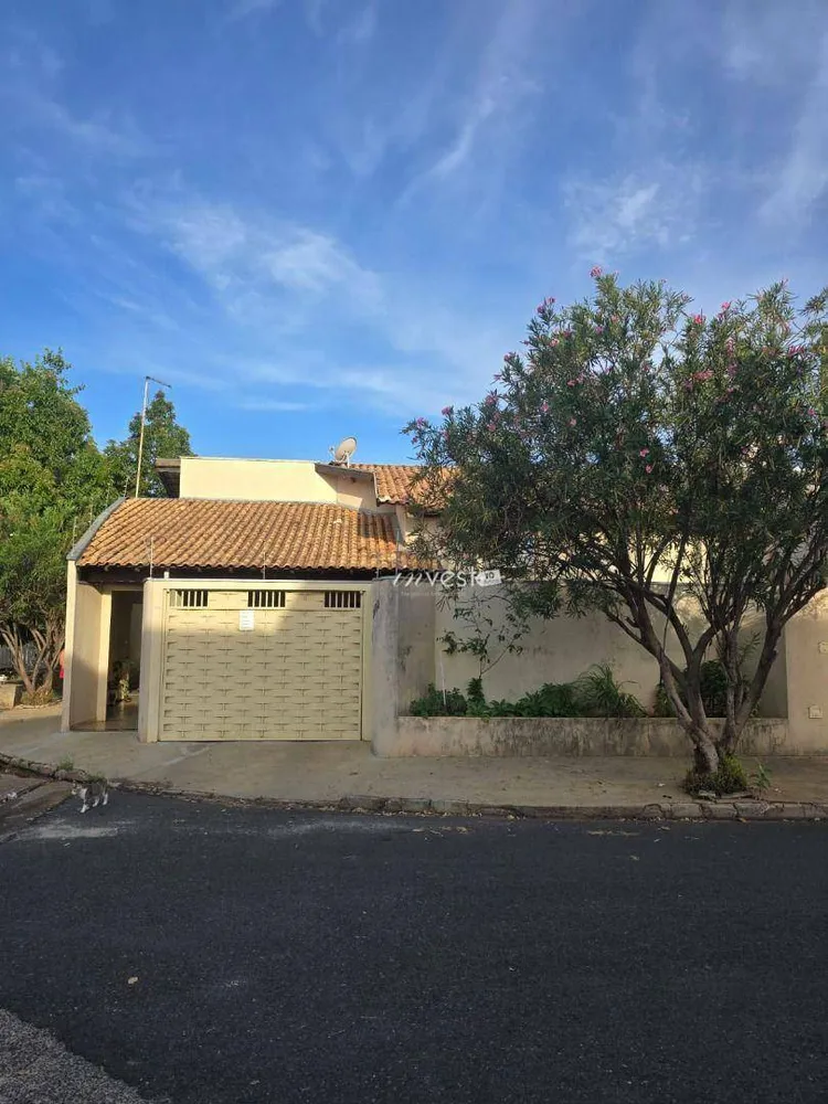 Casa, 3 quartos, 192 m² - Foto 1