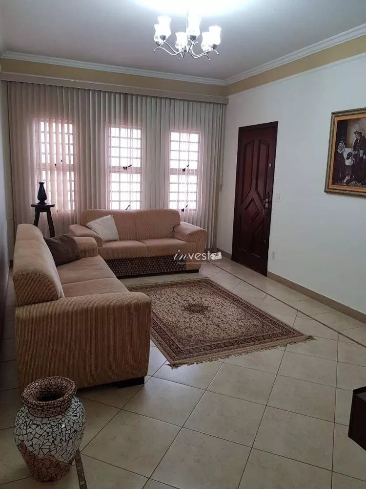 Casa à venda com 3 quartos, 234m² - Foto 8