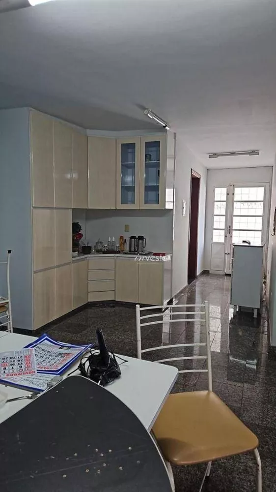 Casa à venda e aluguel com 3 quartos, 319m² - Foto 10