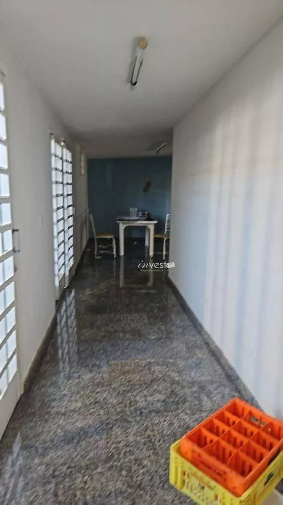 Casa à venda e aluguel com 3 quartos, 319m² - Foto 15