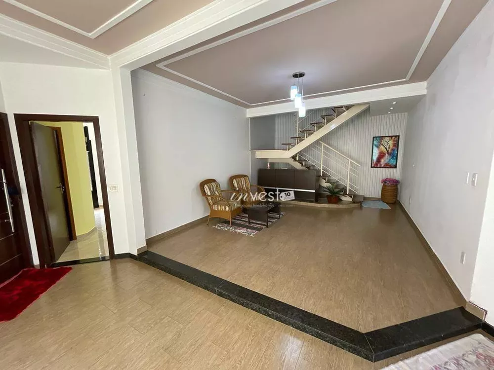 Casa à venda com 4 quartos, 290m² - Foto 8