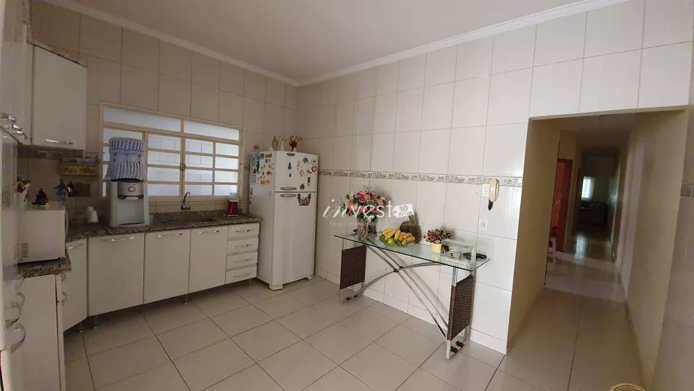 Casa à venda com 3 quartos, 140m² - Foto 3