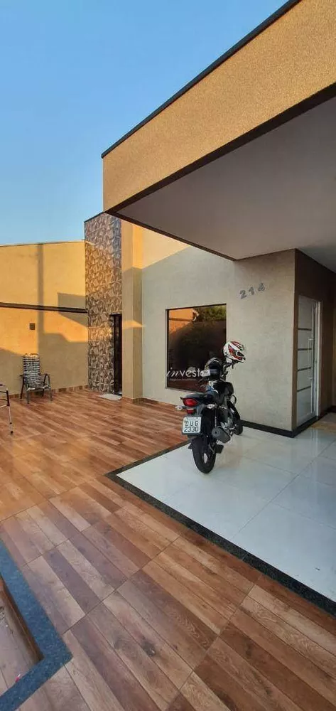 Casa à venda com 3 quartos, 165m² - Foto 1