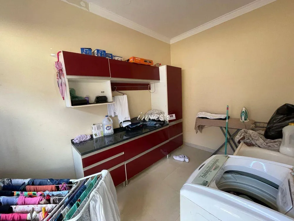 Casa, 4 quartos, 225 m² - Foto 12