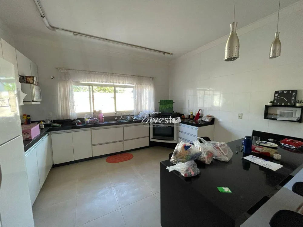 Casa, 4 quartos, 225 m² - Foto 13