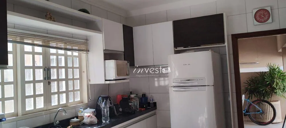 Casa, 3 quartos, 242 m² - Foto 13