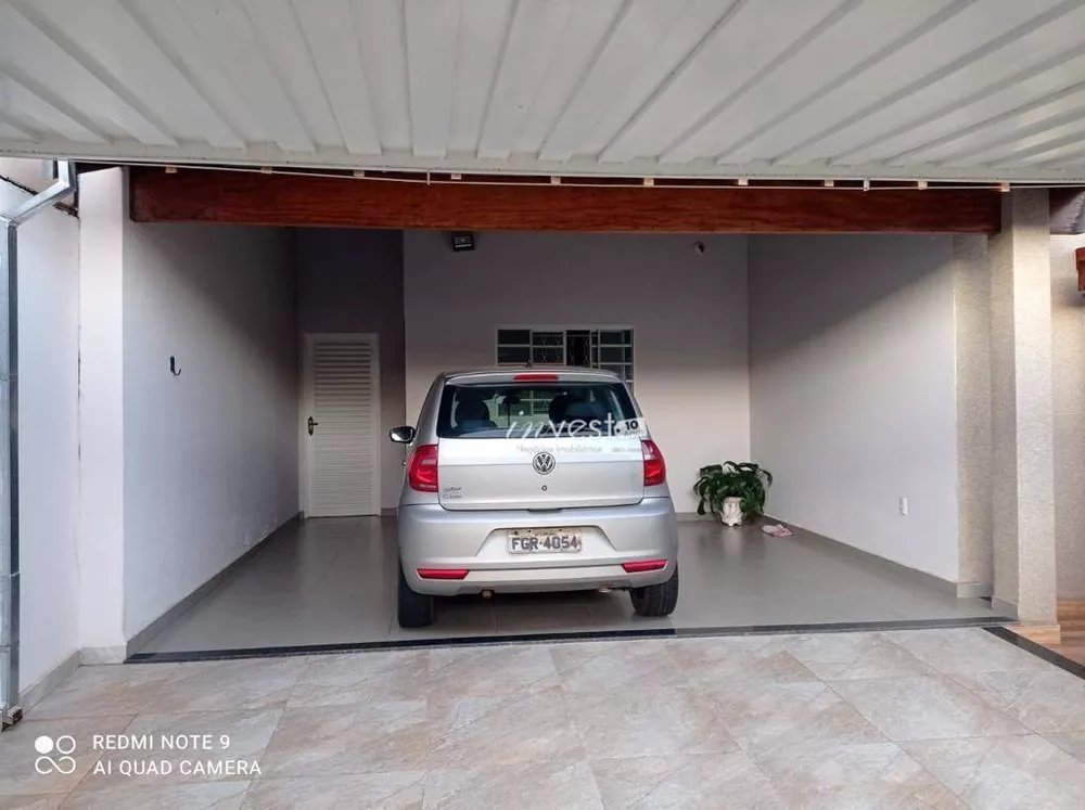 Casa à venda com 3 quartos, 105m² - Foto 2