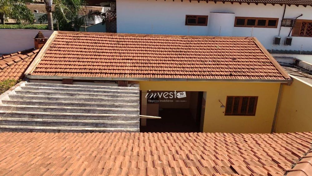 Casa à venda com 3 quartos, 320m² - Foto 3