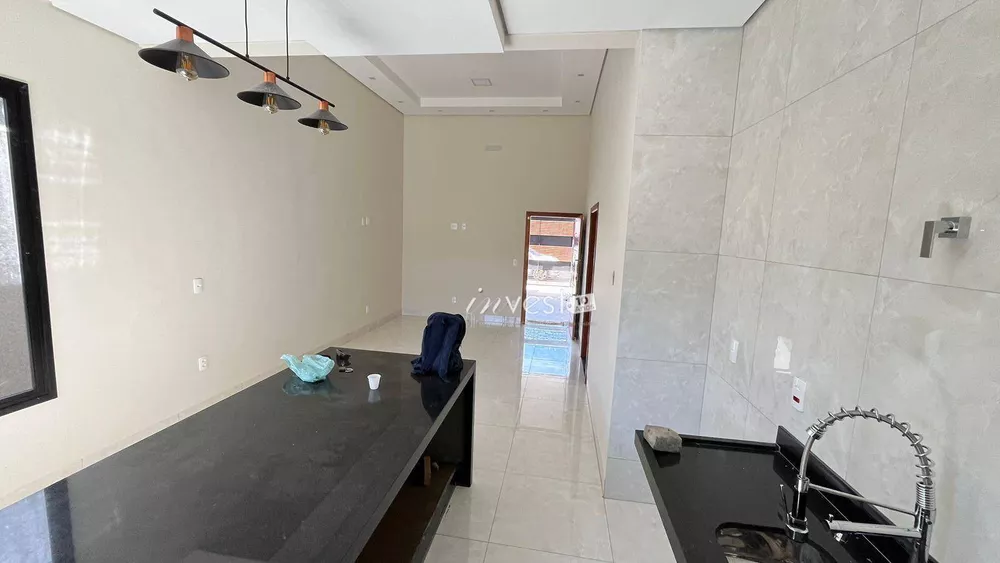 Casa à venda com 3 quartos, 124m² - Foto 2