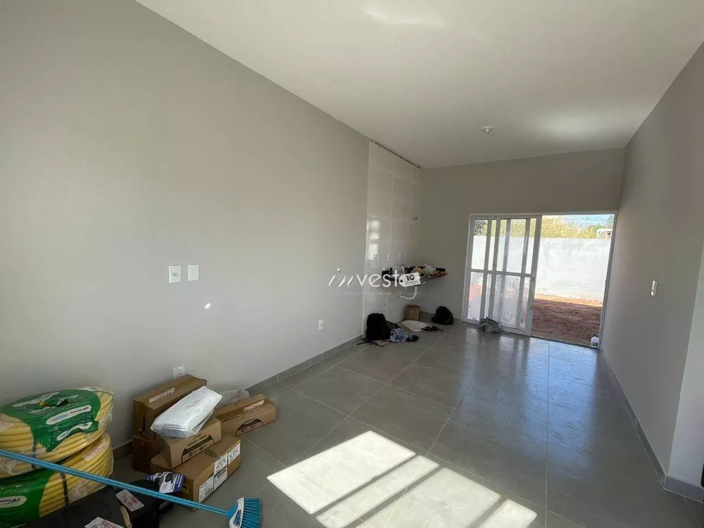 Casa à venda com 2 quartos, 51m² - Foto 2