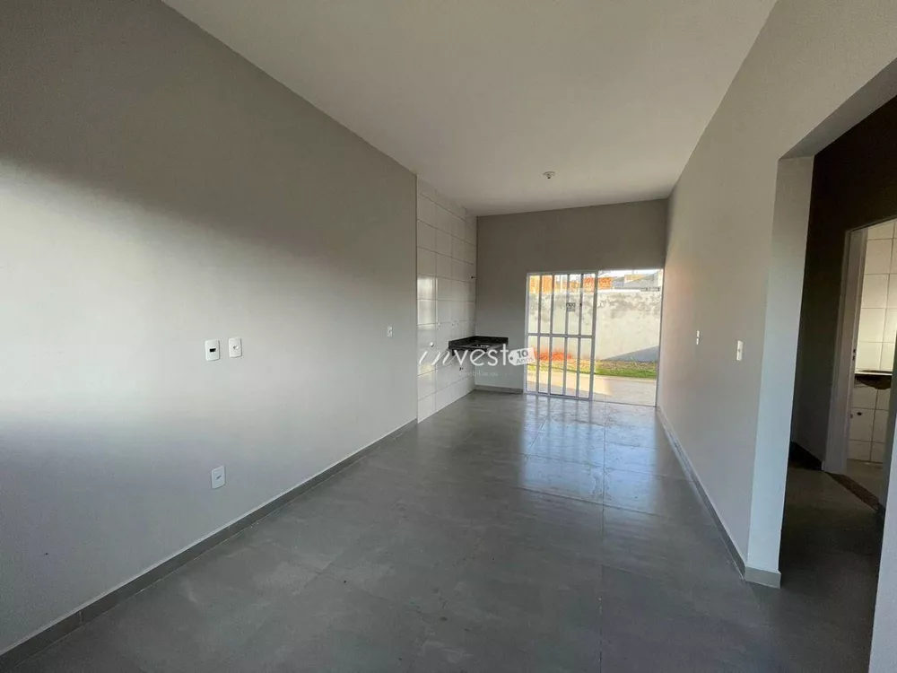 Casa à venda com 2 quartos, 62m² - Foto 3