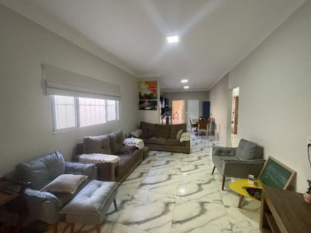 Casa à venda com 3 quartos, 250m² - Foto 2
