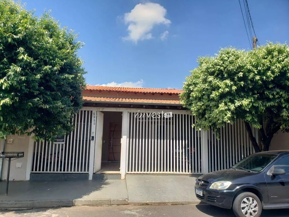 Casa à venda com 3 quartos, 180m² - Foto 1