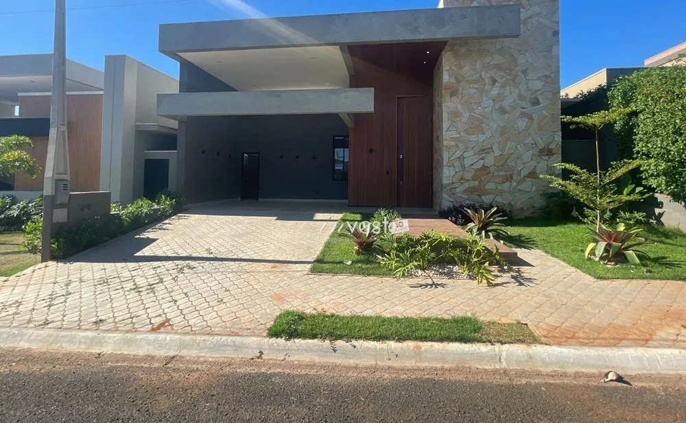 Casa, 3 quartos, 216 m² - Foto 1