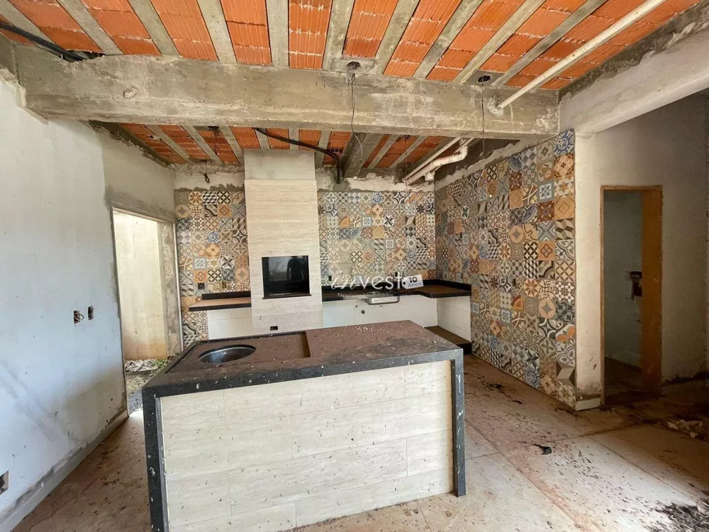 Casa à venda com 4 quartos, 150m² - Foto 3