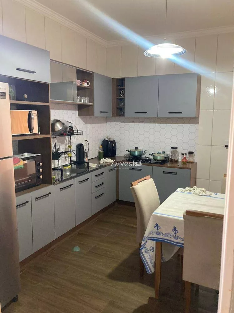 Casa à venda com 3 quartos, 98m² - Foto 8