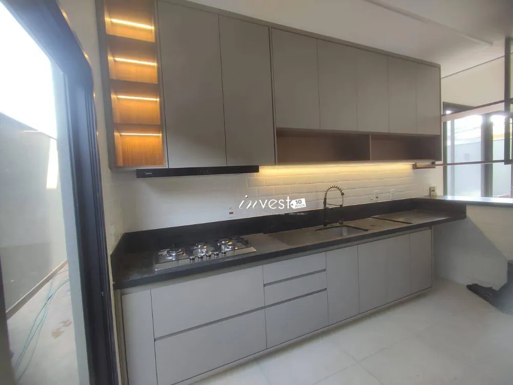Casa, 3 quartos, 243 m² - Foto 3