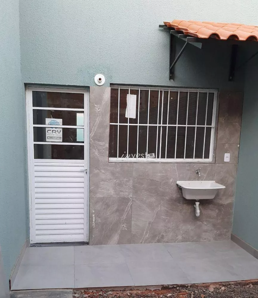 Casa à venda com 2 quartos, 55m² - Foto 3