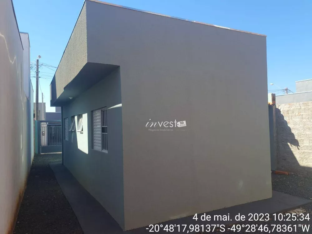 Casa à venda com 2 quartos, 55m² - Foto 4