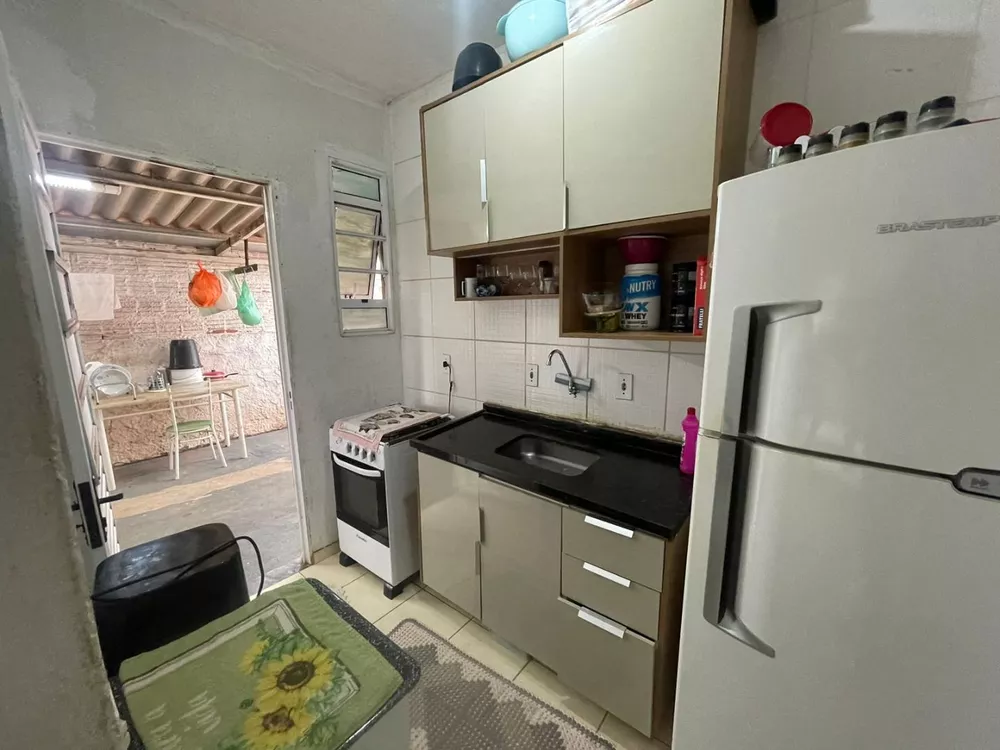 Casa à venda com 2 quartos, 70m² - Foto 12