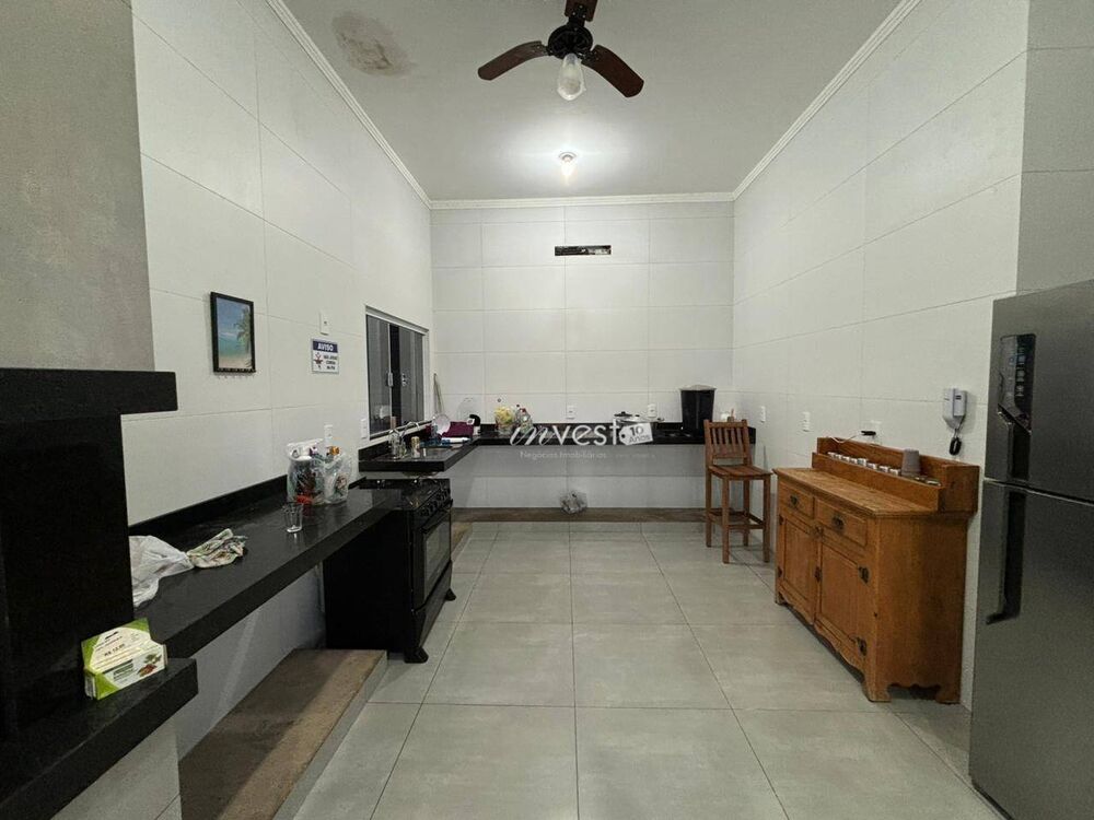 Casa, 2 quartos, 130 m² - Foto 1